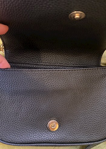 Siyah Deri Püsküllü Kadın Çantası - Görsel 7