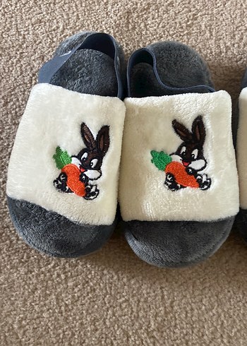 Kızlar için Gri Nakışlı Sıcak Terlik - Görsel 2