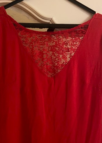 Dantel Detaylı Kırmızı V Yaka Midi Elbise - Görsel 3