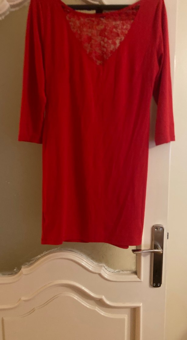 Dantel Detaylı Kırmızı V Yaka Midi Elbise - Görsel 2