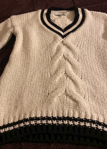 Beyaz V Yaka Örgü Kadın Kazak - Görsel 2