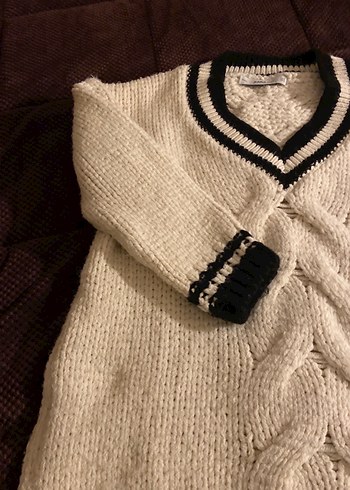 Beyaz V Yaka Örgü Kadın Kazak - Görsel 4