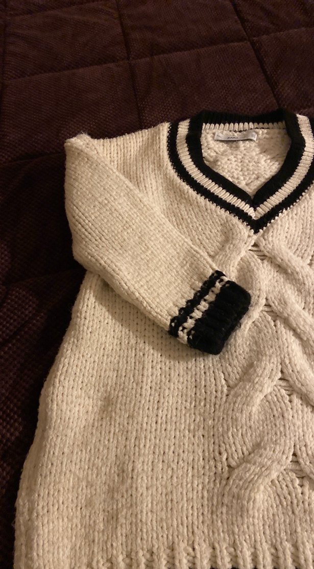 Beyaz V Yaka Örgü Kadın Kazak - Görsel 4