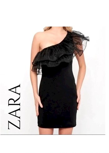 Zara Siyah Straplez Fırfırlı Midi Elbise