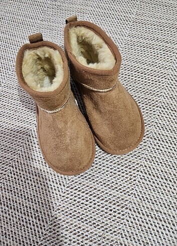 Ugg bot
