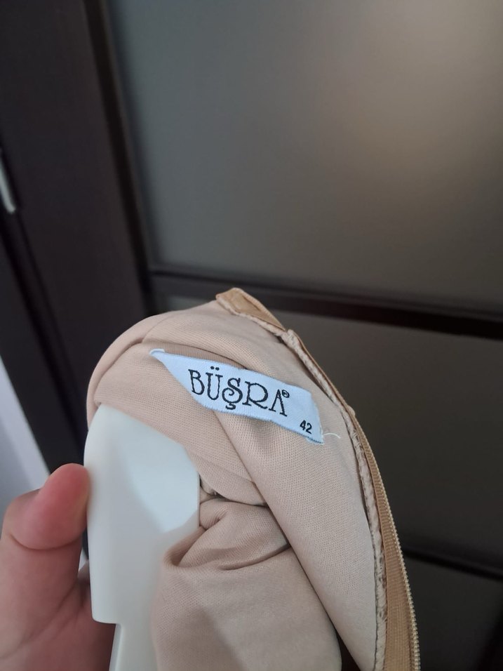 Bej Parlak Uzun Kollu Kadın Abiye Elbise ACİL SATİLİK - Görsel 5