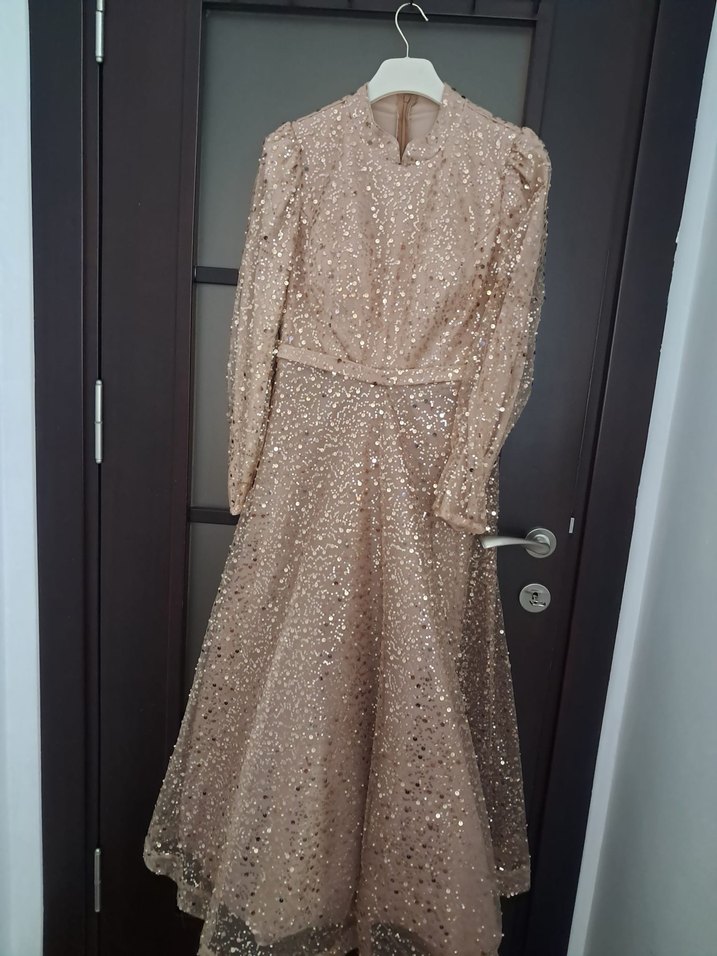 Bej Parlak Uzun Kollu Kadın Abiye Elbise ACİL SATİLİK - Görsel 4