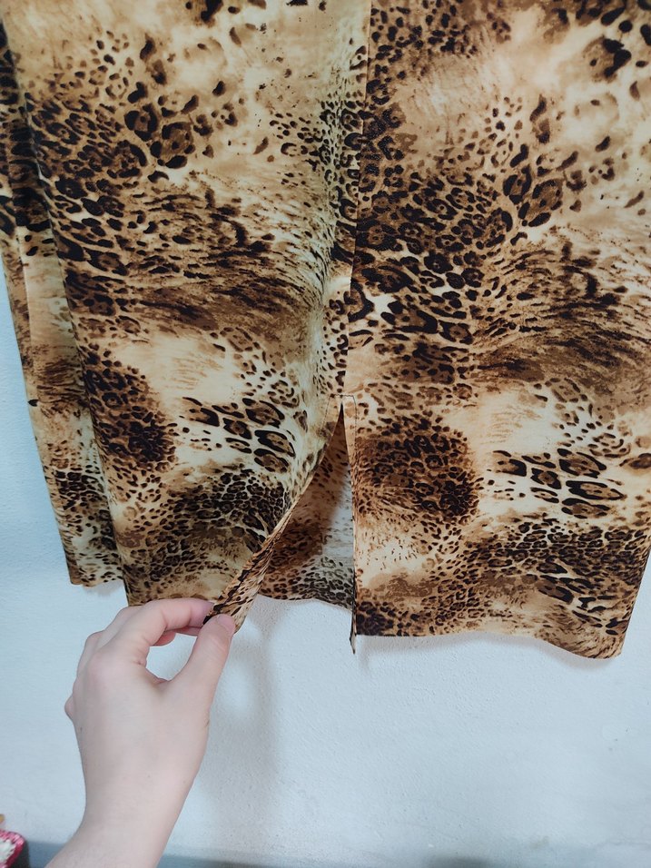 Kahverengi Yılan Desenli Kolsuz gecelik - Görsel 4