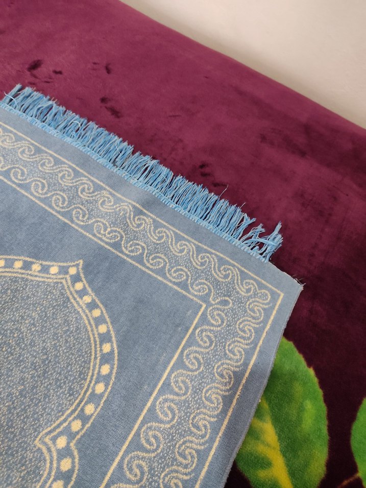 Mavi Nakışlı Geleneksel seccade - Görsel 3