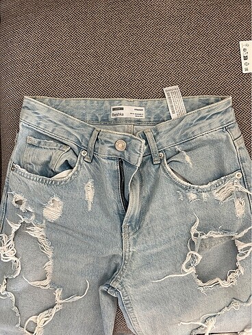Bershka yırtık mom jean