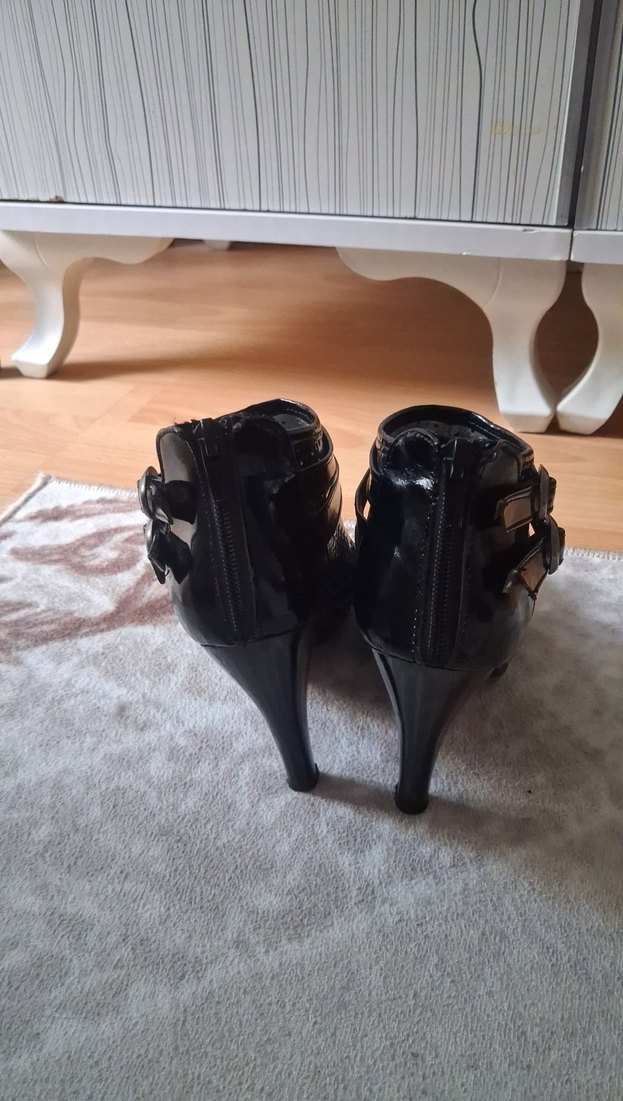 Tokalı Siyah Topuklu Gotik Ayakkabı - Görsel 5