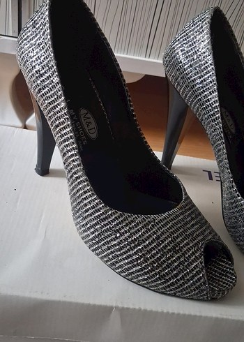 Gri Zebra Desenli Pliseli Topuklu Kadın Ayakkabı - Görsel 2