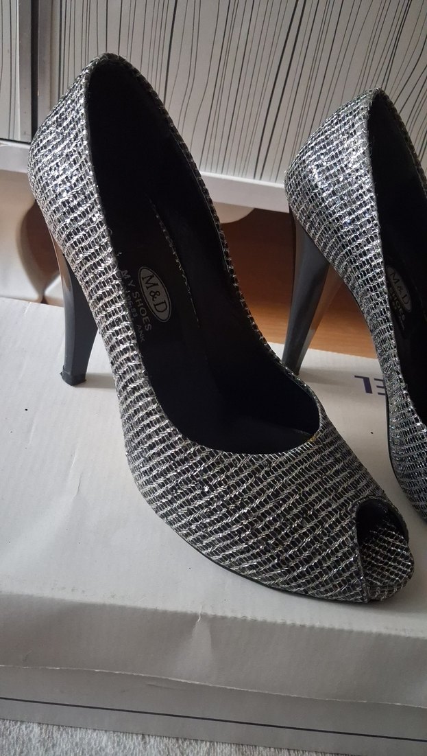 Gri Zebra Desenli Pliseli Topuklu Kadın Ayakkabı - Görsel 2