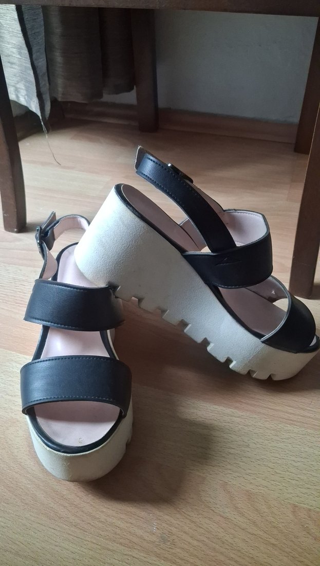 Kadın Siyah Dolgu Topuklu Sandalet - Görsel 3