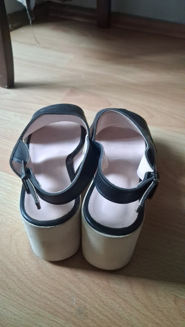 Kadın Siyah Dolgu Topuklu Sandalet - Görsel 2