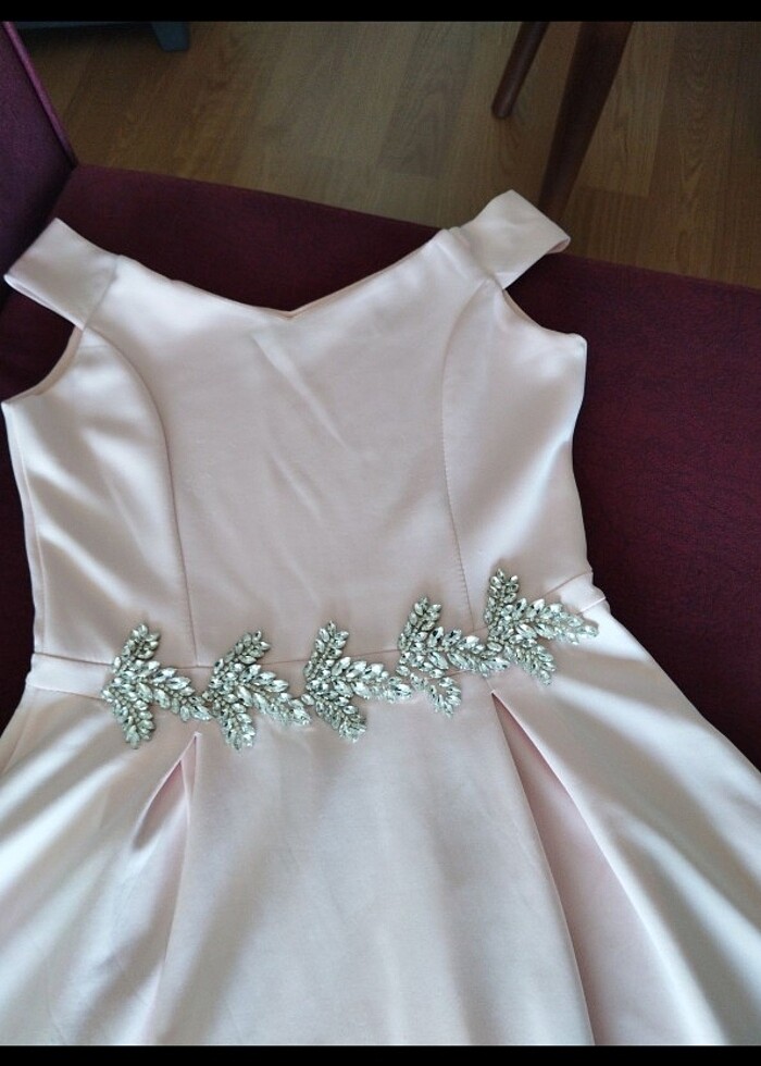 Pudra/Somon arası çok hoş bir davet elbisesi - Görsel 3