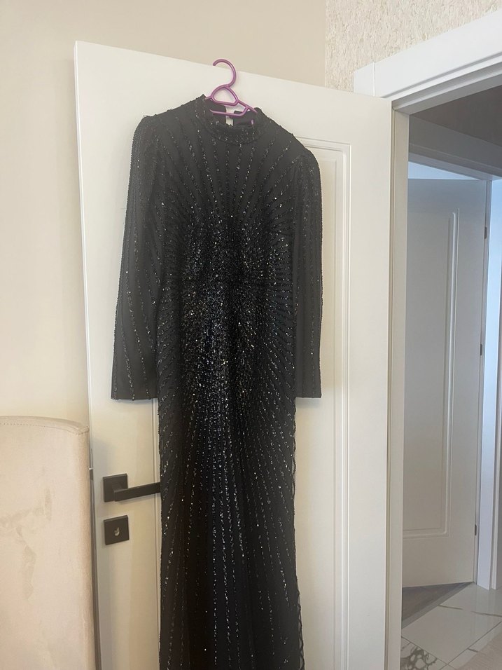 Siyah Pilili Uzun Kollu Gotik Abiye Elbise - Görsel 4