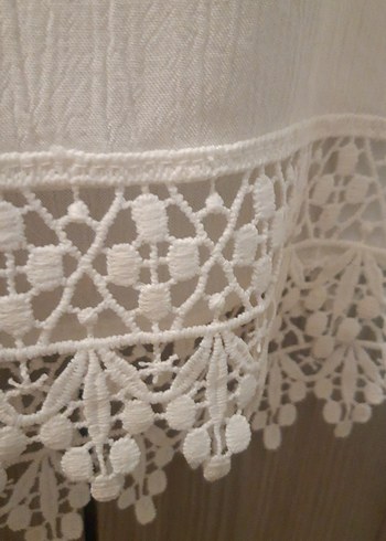 Dantel Detaylı Beyaz Kolsuz Bluz - Görsel 3