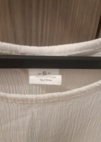 Dantel Detaylı Beyaz Kolsuz Bluz - Görsel 2