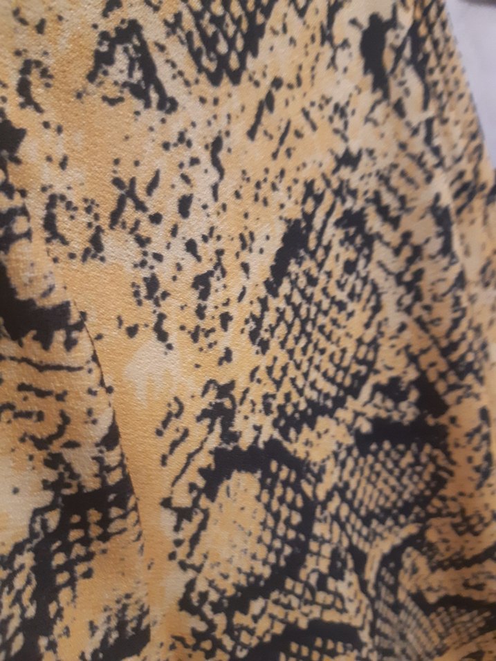 Yılan Desenli V Yaka Midi Elbise - Görsel 4