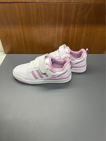 Adidas Form lila 36-40 ????