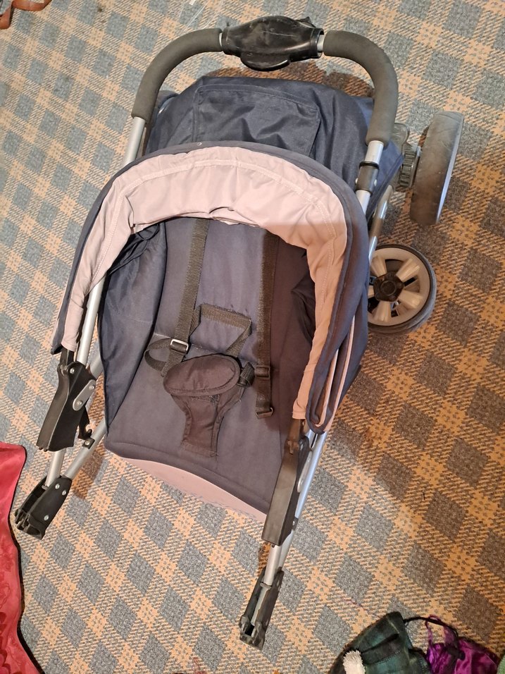 Mavi ve Gri Bebek Arabası - Görsel 4