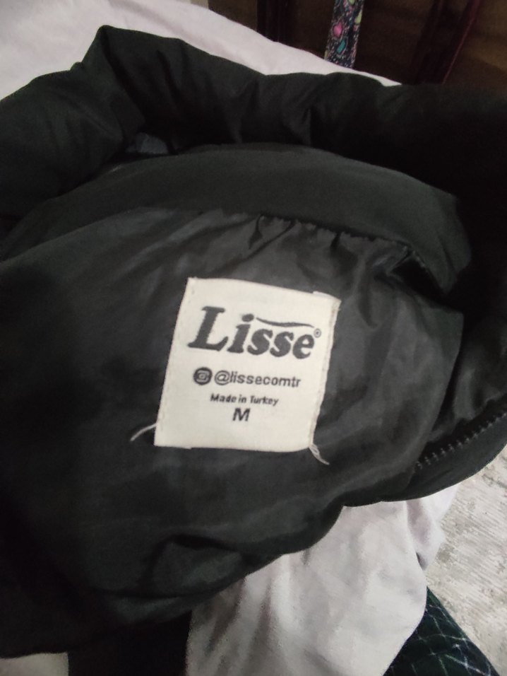 Siyah Kapüşonlu Kadın Kış Montu - Görsel 4