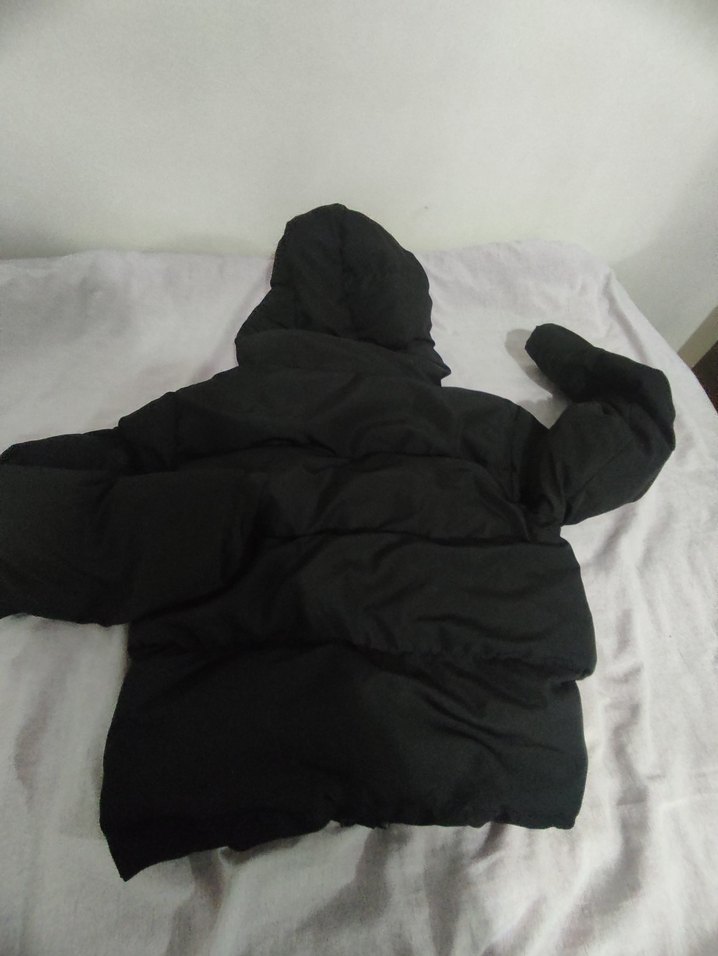 Siyah Kapüşonlu Kadın Kış Montu - Görsel 3