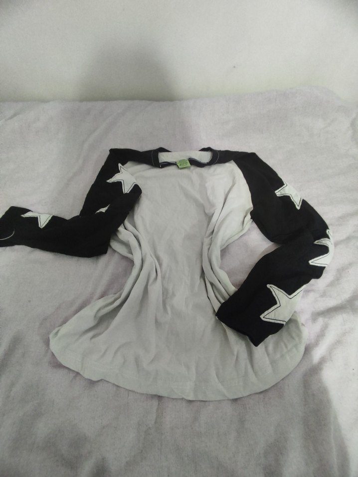 Beyaz Siyah Yıldız Baskılı Uzun Kollu Kız Tişörtü - Görsel 2