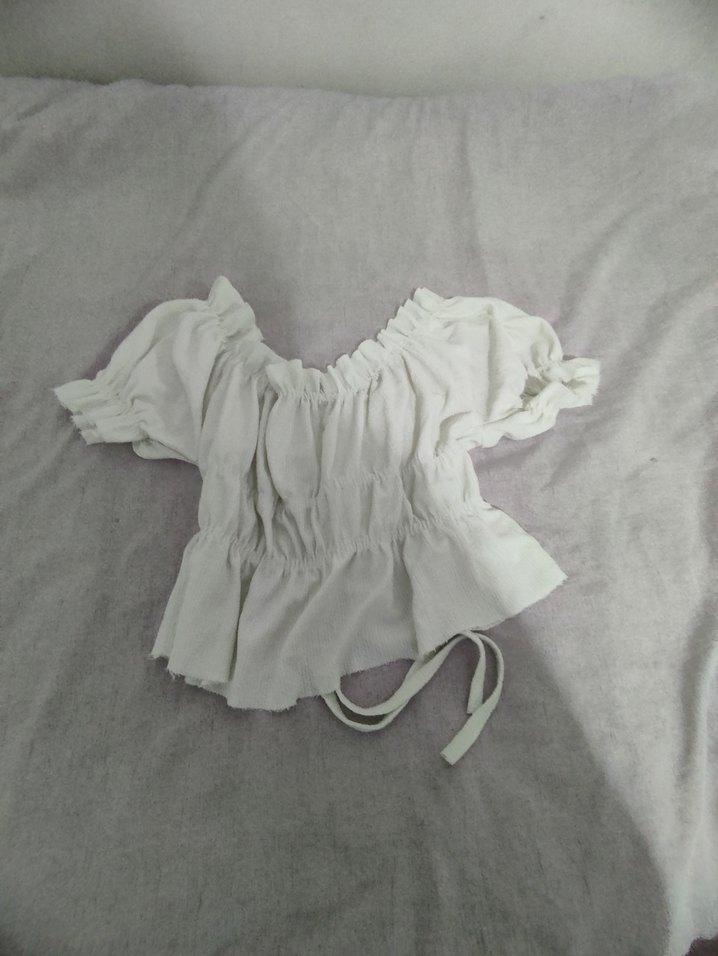 Beyaz Keten Fırfırlı Mini Bluz - Görsel 3