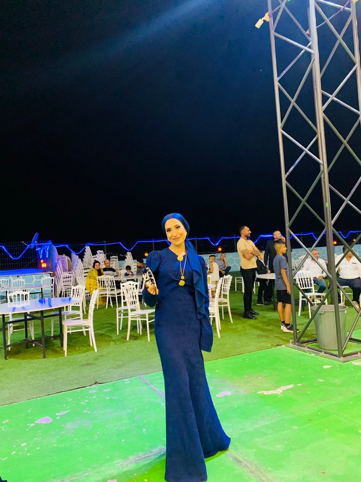 Uzun Lacivert Drapeli Tesettür Abiye - Görsel 2