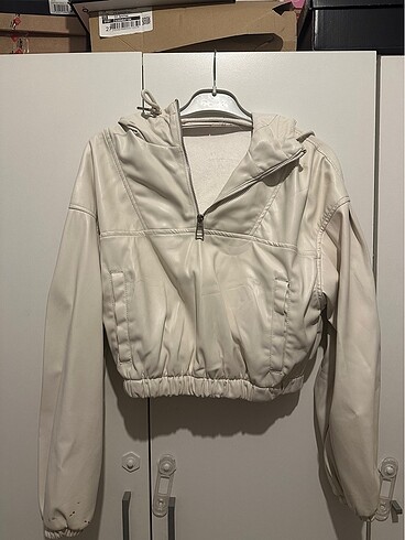 Bershka yağmurluk