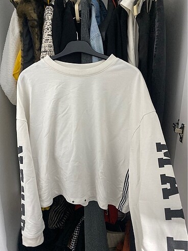 sweatshirt