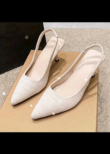 37 Beden Beyaz Pliseli Stiletto Kadın Abiye Ayakkabı