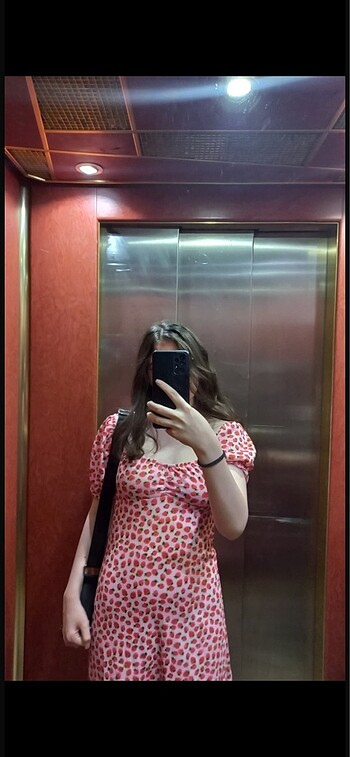 yazlık çilekli elbise