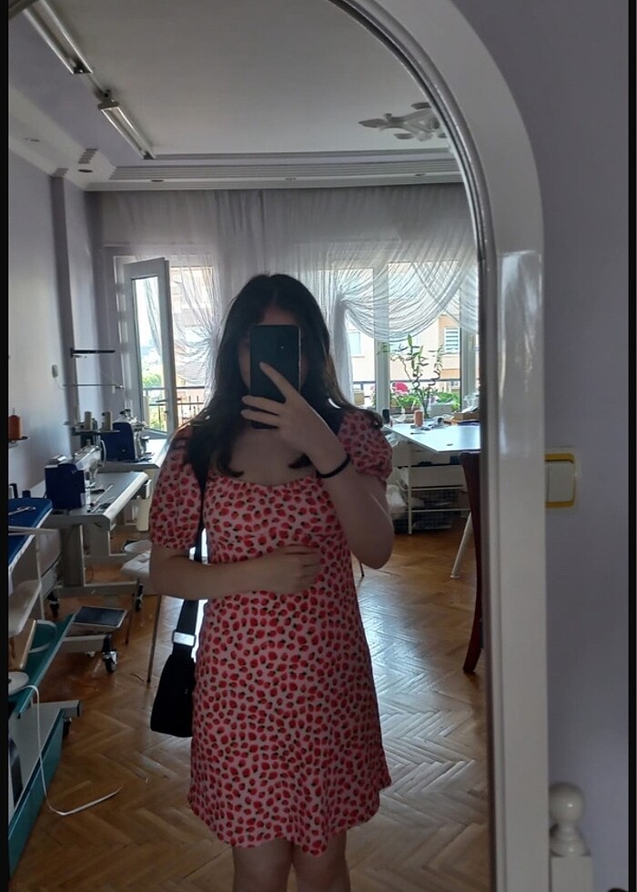 yazlık çilekli elbise - Görsel 2