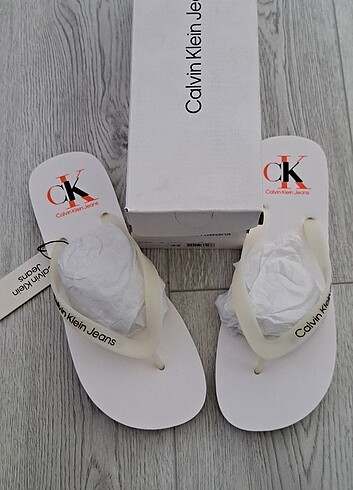Orjinal Calvin Klein Parmak arası terlik 