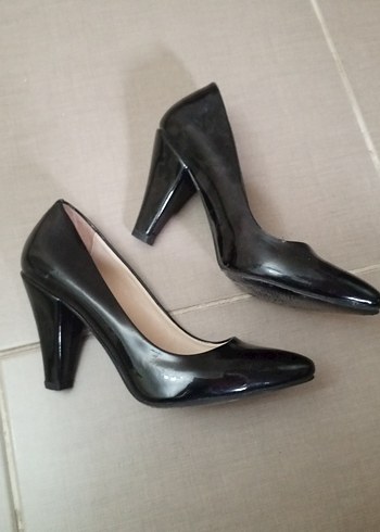 Siyah Rugan Stiletto Topuklu Kadın Ayakkabı - Görsel 2