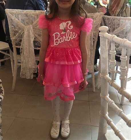 Barbie elbisesi
