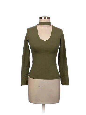 Pull and Bear Bluz %70 İndirimli.