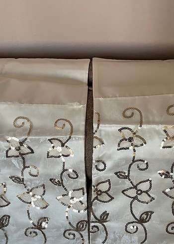 Pul detaylı kırık beyaz yatak örtüsü - Görsel 4