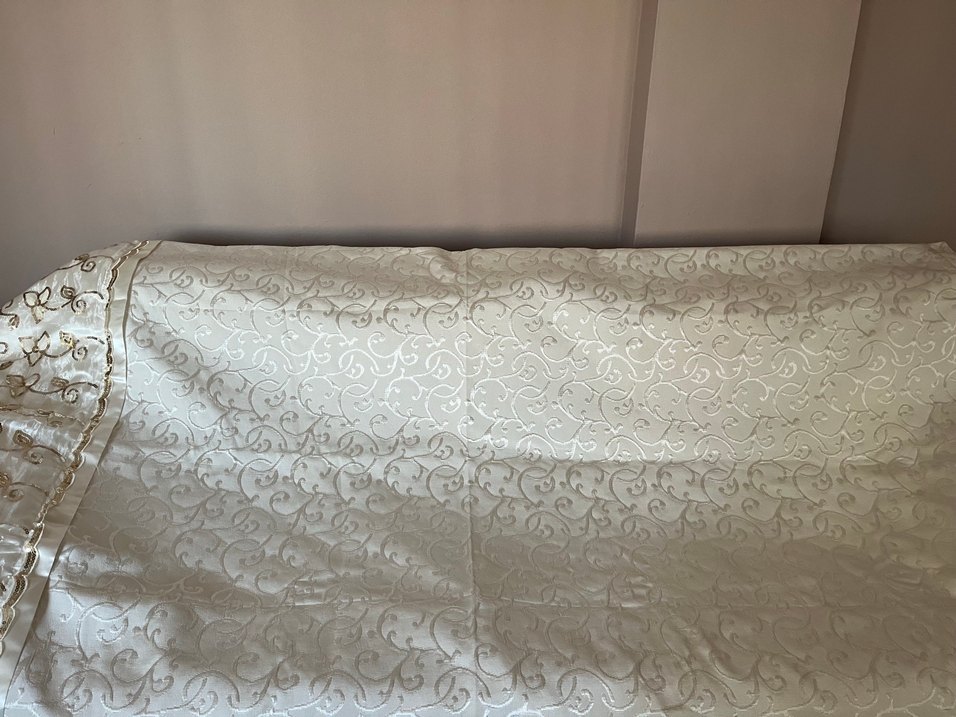 Pul detaylı kırık beyaz yatak örtüsü - Görsel 2