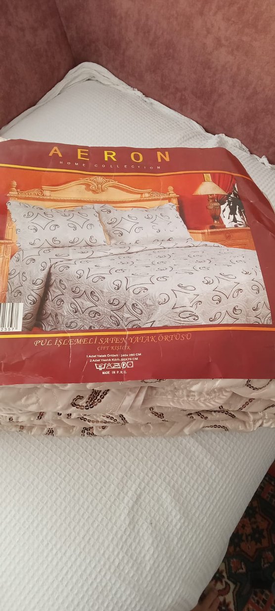 İşlemeli Açık Kahverengi Yatak Örtüsü - Görsel 2