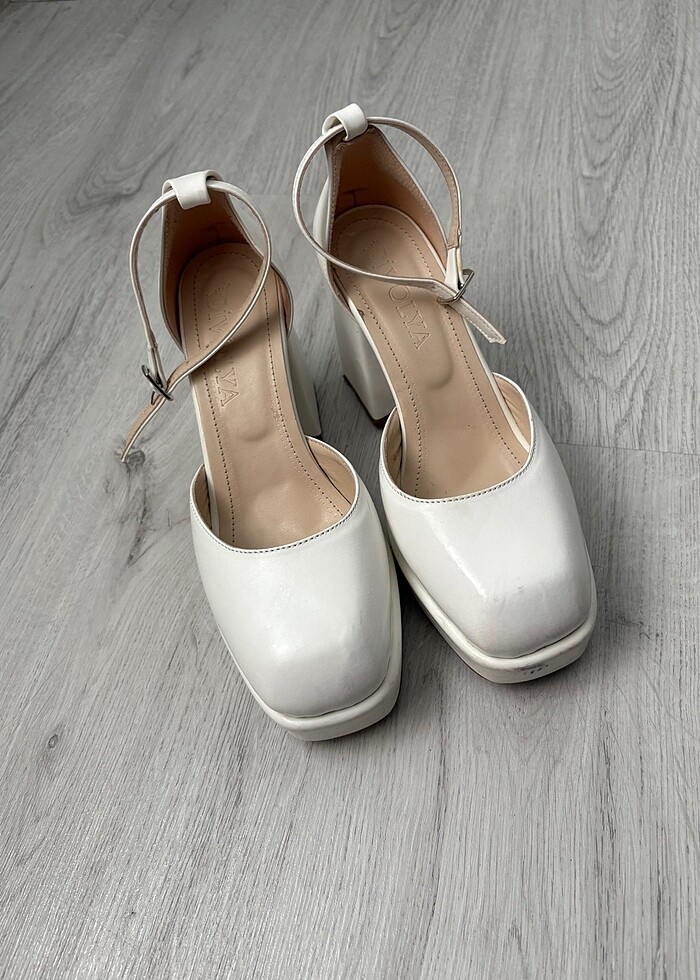 Beyaz kalın topuk platform ayakkabı - Görsel 3