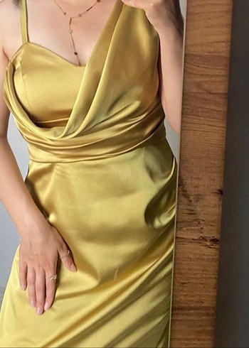 Zara Drapeli Straplez Parlak yağ yeşili elbise