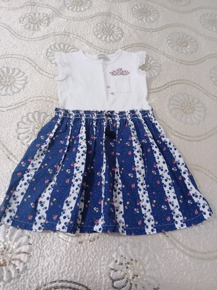 Kız Çocuk Beyaz Pamuklu Çiçek Desenli Elbise - Görsel 5