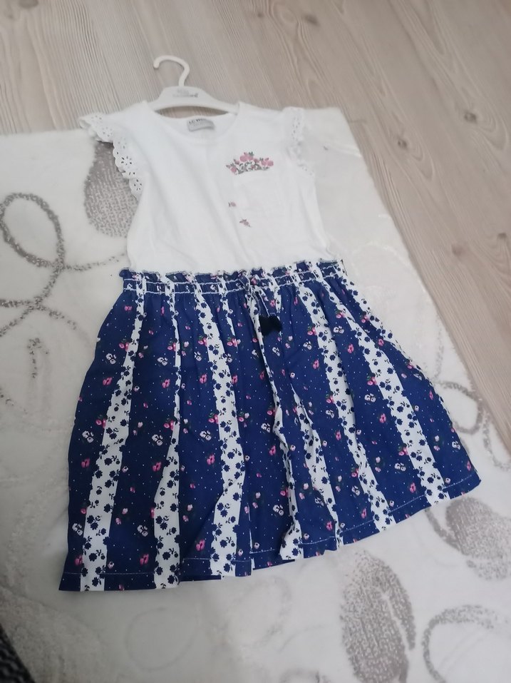 Kız Çocuk Beyaz Pamuklu Çiçek Desenli Elbise - Görsel 2