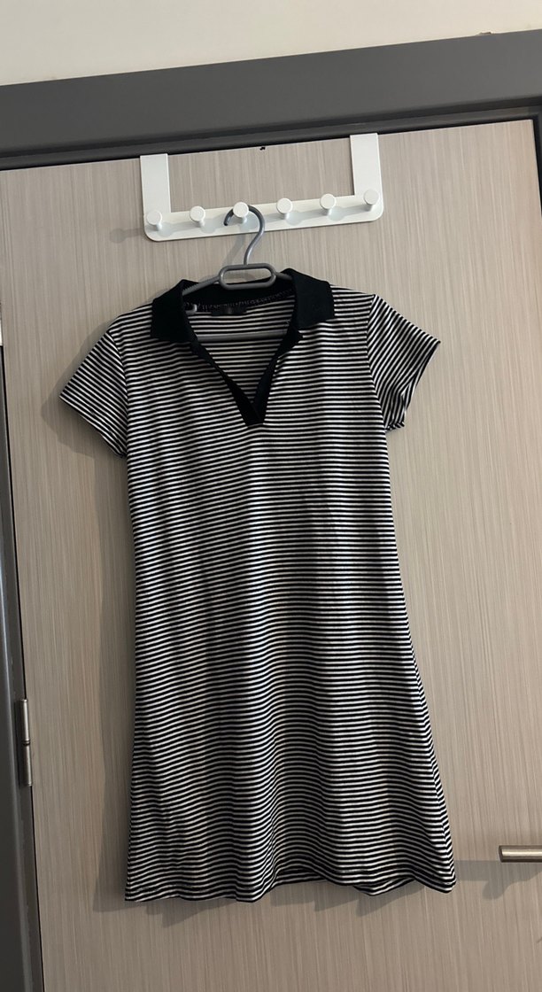 Gri Çizgili V Yaka Kısa Kollu Midi Elbise - Görsel 2