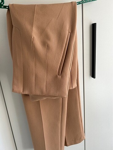 Pantolon zara değildir