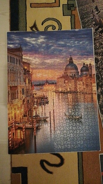 1000 parça yapılmış puzzle 